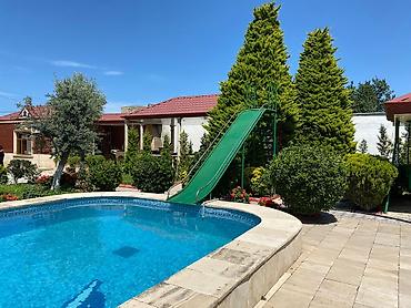 Bağ evlərinin kirayəsi: Bağ evi kirayə verilir, Mərdəkan Mərdəkanda yerləşən isti, hovuzlu bağ — 1