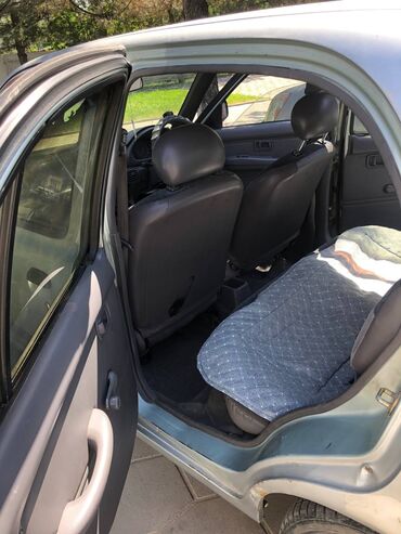 Nissan: Nissan March: 1996 г., 1 л, Механика, Бензин, Хэтчбэк — 4