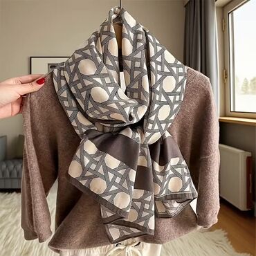 Šalovi: Ženski šal

Cena 1600din
Poručuje se,isporuka za nekoliko dana — 27