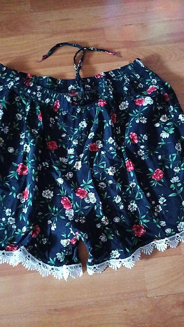 torbice marc jacobs: Ženske šorts-pajserice sa cvetnim printom - Model: široke, lepršave — 2