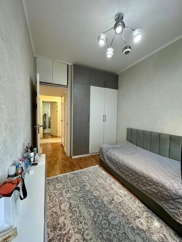 продам 4х комнатную квартиру: 4 комнаты, 80 м², 105 серия, 1 этаж, Евроремонт