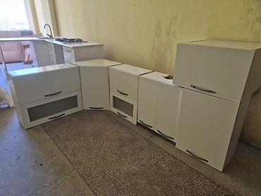 Mətbəx dolabları: Mətbəx mebel dəsti – ağ rəngdə, L formalı aşağı və yuxarı dolablar — 2