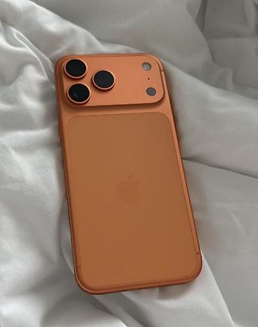 IPhone 17 Pro, Б/у, 256 ГБ, Оранжевый, Чехол, 95 %