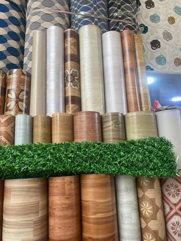 Döşəmə: Məhsul: Döşəmə örtükləri və süni ot Təsvir: - Müxtəlif naxış və