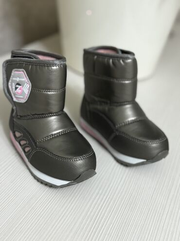детская обувь зимняя: Продаю зимние сапожки 23 размера в идеальном состоянии, одевали пару