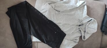 Gornji deo: Holister gornji dio S 500 din deblji.Trenerka sa slovima,kao nova i — 4