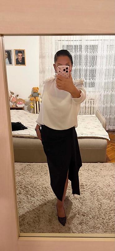 Potpuno nova Mona suknja sa etiketom, duga, elegantna sa slicom sa na lalafo.rs Potpuno nova Mona suknja sa etiketom, duga, elegantna sa slicom sa