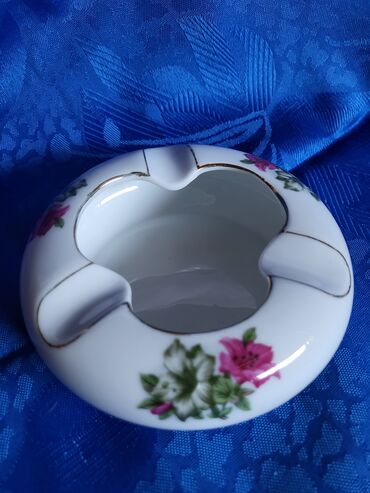 Stare vaze i dekor: Kineska nova porcelanska pepeljara iz 70ih. godina — 10