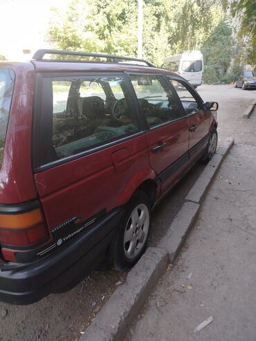 шины нива: Volkswagen Passat: 1989 г., 1.8 л, Механика, Бензин, Универсал