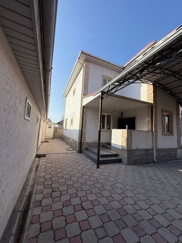 Долгосрочная аренда домов: 200 м², 5 комнат, Бронированные двери, Забор, огорожен at lalafo.kg — 1 Долгосрочная аренда домов: 200 м², 5 комнат, Бронированные двери, Забор, огорожен — 1