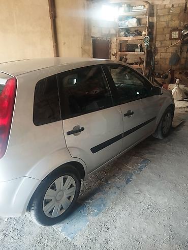 ford resor: Ford Fiesta: 1.6 l | Hetçbek — 3