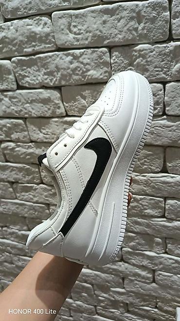 Patike: 👑Broj 36-41 ✅Cena 2500 din Patike Nike Air – bele sa crnim Swoosh — 4