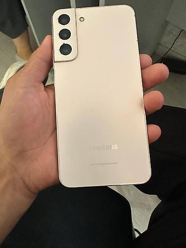 samsung telefon: Samsung Galaxy S22 — компактный флагман с тройной камерой. Основные — 2