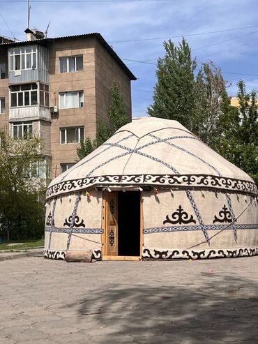 Аренда юрт: Аренда юрты, Каркас Деревянный, 75 баш, С полом, Стол, Стулья — 3