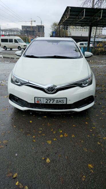 Toyota: Toyota Auris: 2017 г., 1.8 л, Робот, Гибрид, Хэтчбэк