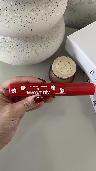 libre etir: Kirpiklər üçün tuş Makeup Revolution Yeni — 1