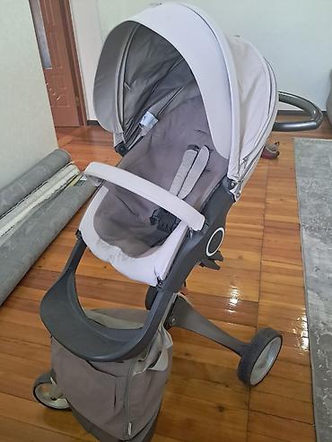 купить коляску stokke: Прогулочная коляска с высоким посадочным местом. Особенности: - — 1