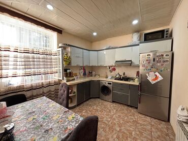 Uzunmüddətli kirayə mənzillər: Geniş və işıqlı mənzil interyeri - Uzun, geniş dəhliz: LED tavan — 8