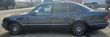 Mercedes-Benz: Mercedes-Benz E 280: 2.8 l | 1999 il Sedan — 3
