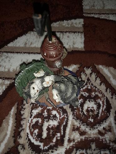 tap az saat: Pişik suvenir satılır. Əslində saat hissəsi də var idi amma yoxdur — 6
