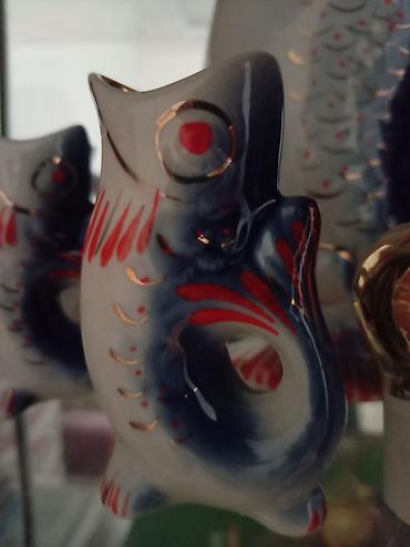 köpək balığı: Porcelain “Balıq” qrafin dəsti - Tərkib: 1 ədəd böyük balıq formalı — 3