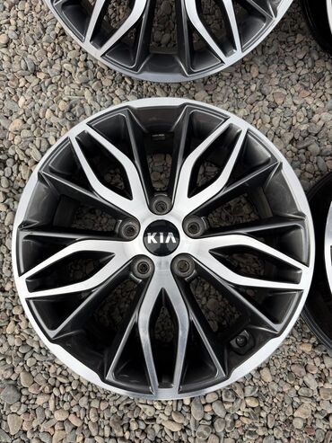 Диски: Литые Диски R 17 Kia, Комплект, отверстий - 5, Б/у — 5