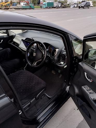 Honda: Honda Fit: 2013 г., Вариатор, Гибрид, Хэтчбэк — 10