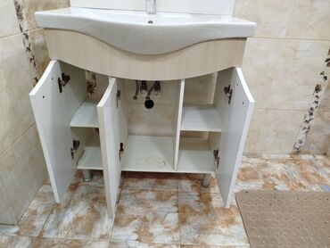 Hamam üçün aksessuarlar: Hamam üçün lavabo və şkaf dəsti spot və razetkası da var
80 sm -da lalafo.az — 3 Hamam üçün aksessuarlar: Hamam üçün lavabo və şkaf dəsti spot və razetkası da var
80 sm — 3