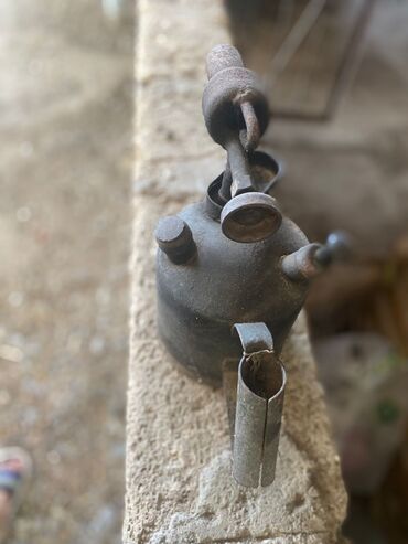 qədim sikkələr: Metal materialdan hazırlanmış, sənaye və ya təmir işlərində istifadə
