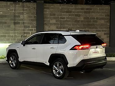 voxy noah: Toyota RAV4: 2020 г., 2.5 л, Гибрид — 8