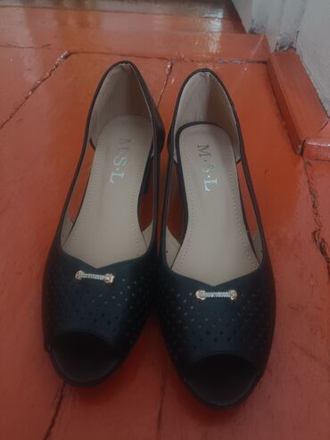 свадебные каблуки: Туфли 39, цвет - Черный