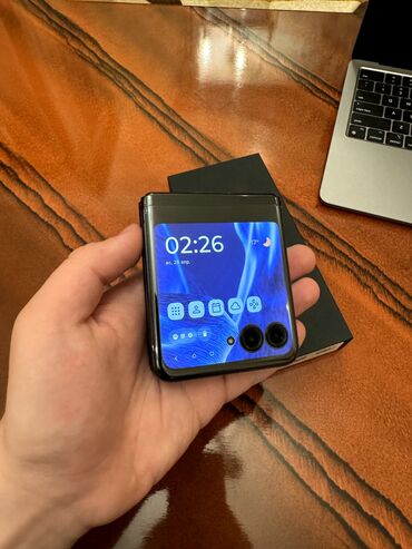 telefon üçün ekran şəkilləri: Motorola Razr 40 Ultra, 256 ГБ, цвет - Черный, Гарантия, Сенсорный, Отпечаток пальца