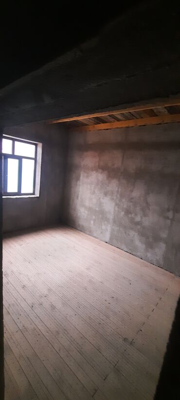 Həyət evləri və villaların satışı: Binə 4 otaqlı, 110 kv. m, Təmirsiz — 10