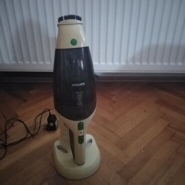 Vacuum Cleaners: Rucni usisivac sa punjacem