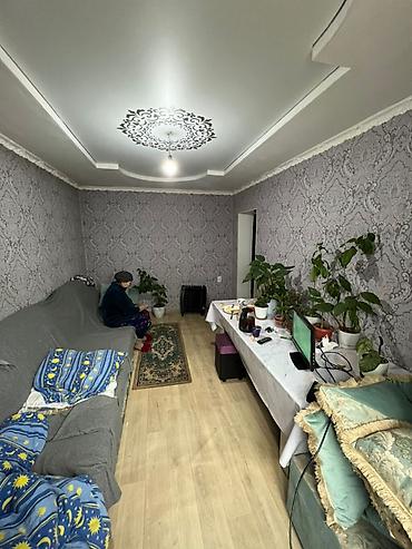 Продажа коттеджей и домов: 🏡 Продается уютный двухэтажный Дом в ж/м Ак-Тилек! 📐 Площадь дома — 9