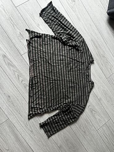 бу серебро: Свободный лонгслив в полоску - Фасон: oversize, прямой крой, длинный — 1