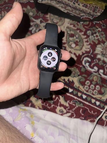 xaomi 17: Apple Watch SE 3, 44мм с черным силиконовым ремешком. Основные — 2