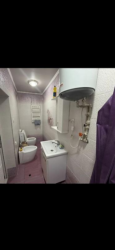 Үйлөрдү ижарага берүү: 60 м², 4 бөлмө, Көк-Жар мкр, Чогуу жашоосу жок — 3