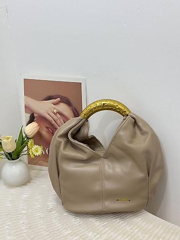 qizil qablari: Fendi üslubunda aypara formalı çiyin çantaları - Dizayn: Zərif aypara — 9