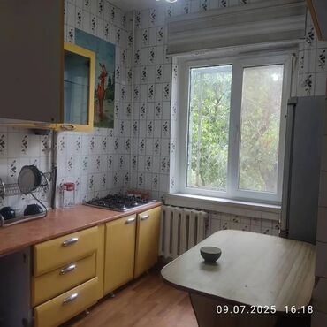 дом ош: 2 комнаты, 49 м², 105 серия, 2 этаж, Старый ремонт