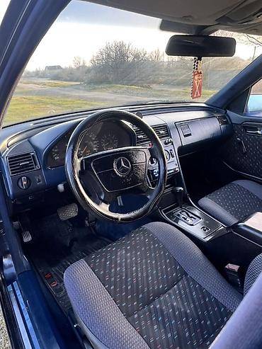 Mercedes-Benz: Mercedes-Benz C-Class: 1.8 l | 1983 il Sedan — 13