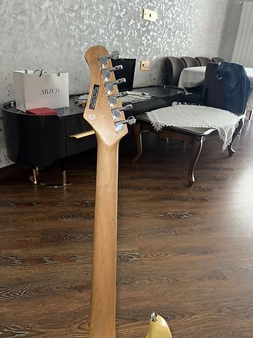 Elektro gitaralar: Elektron gitara, Yeni, Ödənişli çatdırılma — 8