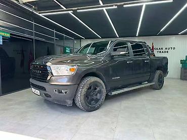 Грузовики: RAM 1500 Crew Cab — брутальный полноразмерный пикап с акцентом на мощь — 2
