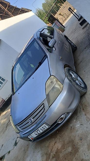 сиденя для спринтер: Honda Stream: 2001 г., Универсал — 1