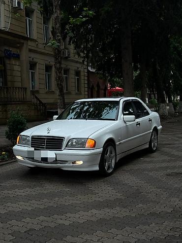 moto bot: Mercedes-Benz C-Class: 2.3 l | 1998 il Sedan — 8