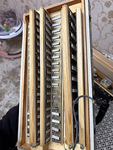 səs platası: Satılır: Qarmon elan veziyyetdedi az islenib icinde 31 mikrafonu — 8