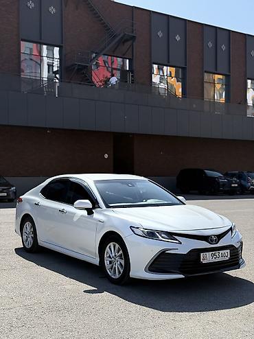 lend cruizer: Toyota Camry: 2022 г., 2.5 л, Автомат, Гибрид, Седан — 3