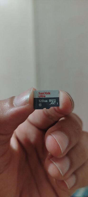 telefon ekranlari: Wekilde Gorduyunuz.128 GB Micro Kart Satiram.1 Hefte Istifade
