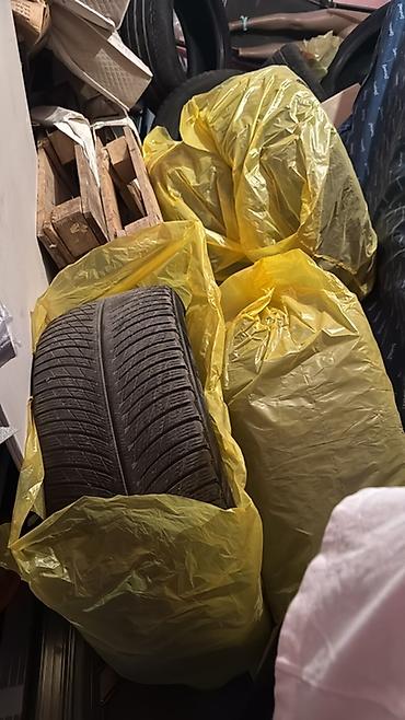 Шины: Шины 275 / R 21, Зима, Б/у, Комплект, Внедорожные (АТ/МТ), Michelin — 2