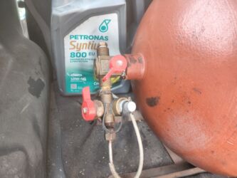 экспортный вариант: Машинага газ сатылат абалы жакшы баасы 25000 сурап жатам келишебиз